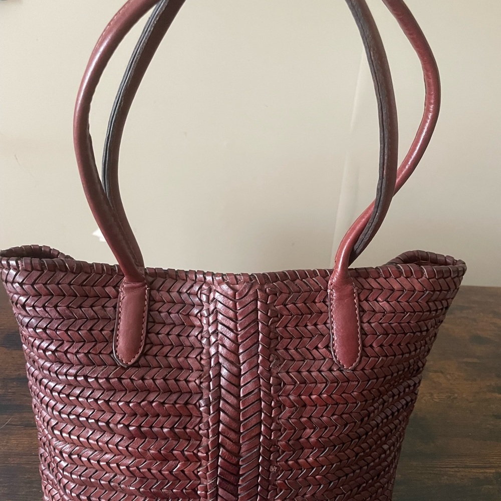 Elegant Woven Leather Tote Bag - Burgundy